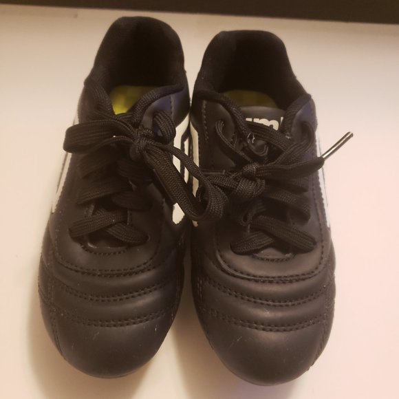 Umbro Final Cleat - Picture 1 of 6